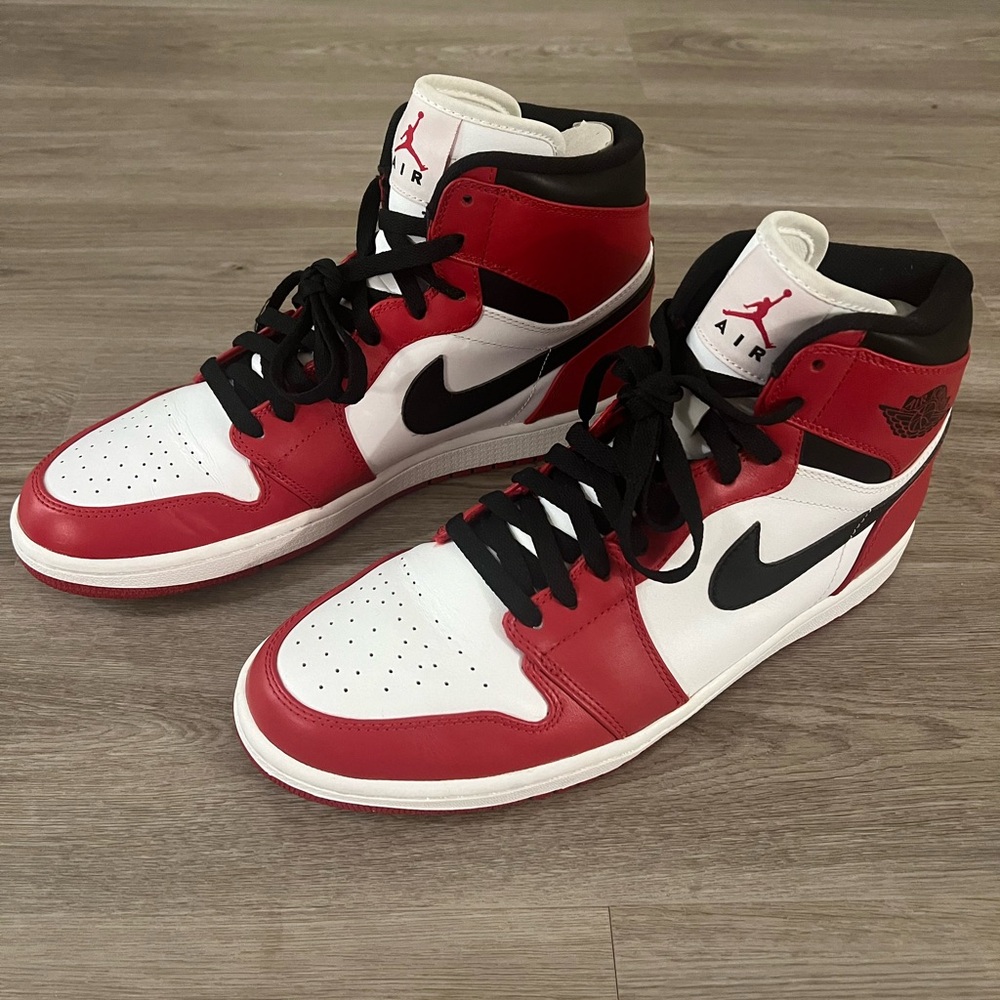 Size 11 - Jordan 1 Retro High Chicago 2013